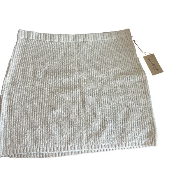 Universal Thread Women's Cream Mini Sweater Skirt - Size XL - NWT - Picture 1 of 6